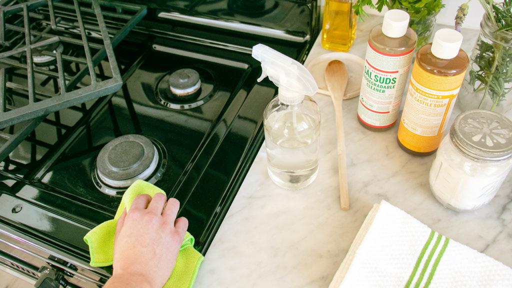 How to Clean an Oven and Stovetop with Green Cleaners